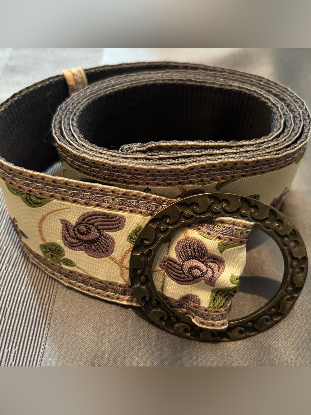 Embroidered Floral Ribbon Belt with Ornate Round Buckle